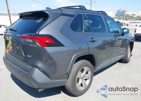 2023 Toyota Rav4 Xle z USA, uszkodzony, nr VIN 2T3W1RFV3PW247789